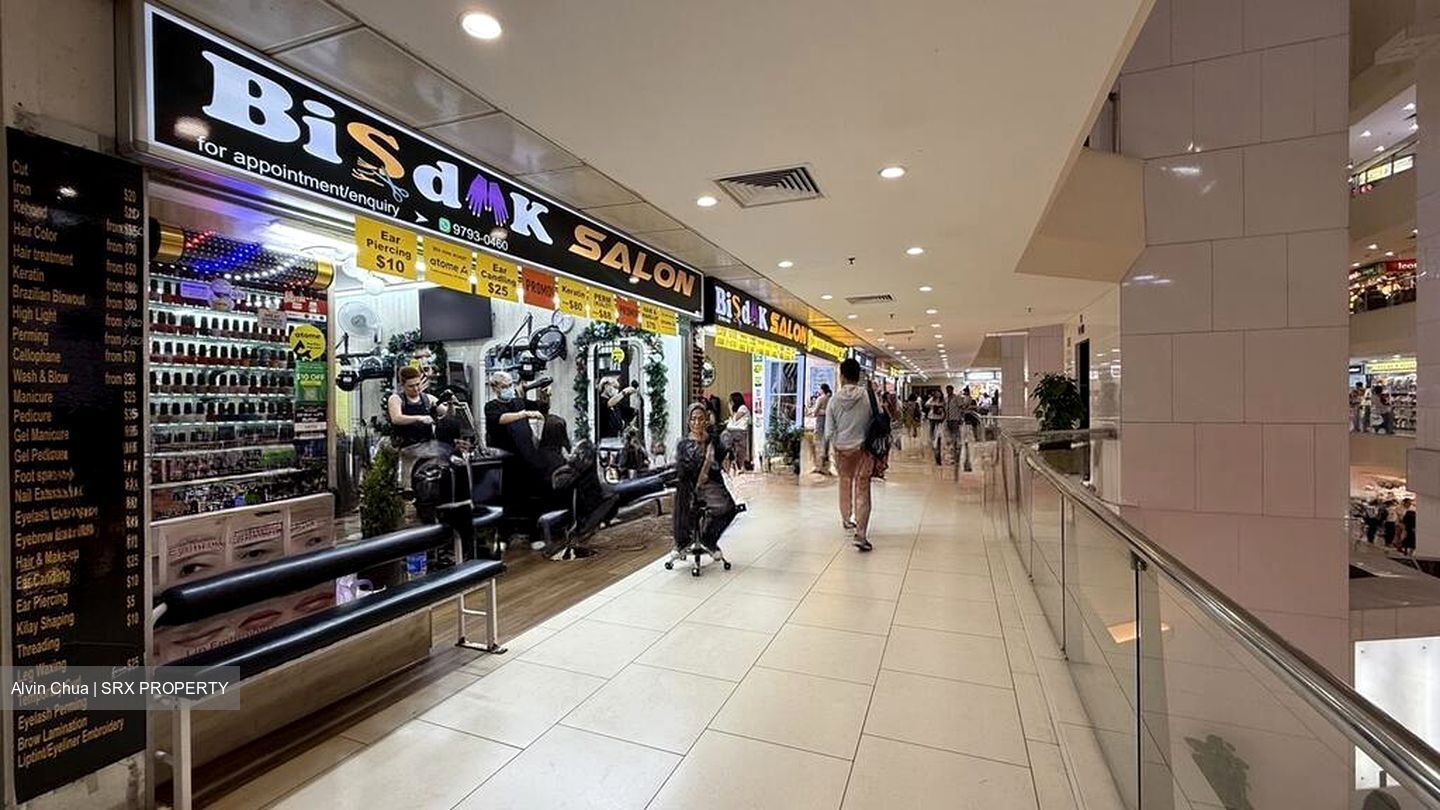 Lucky Plaza (D9), Shop House #628801841